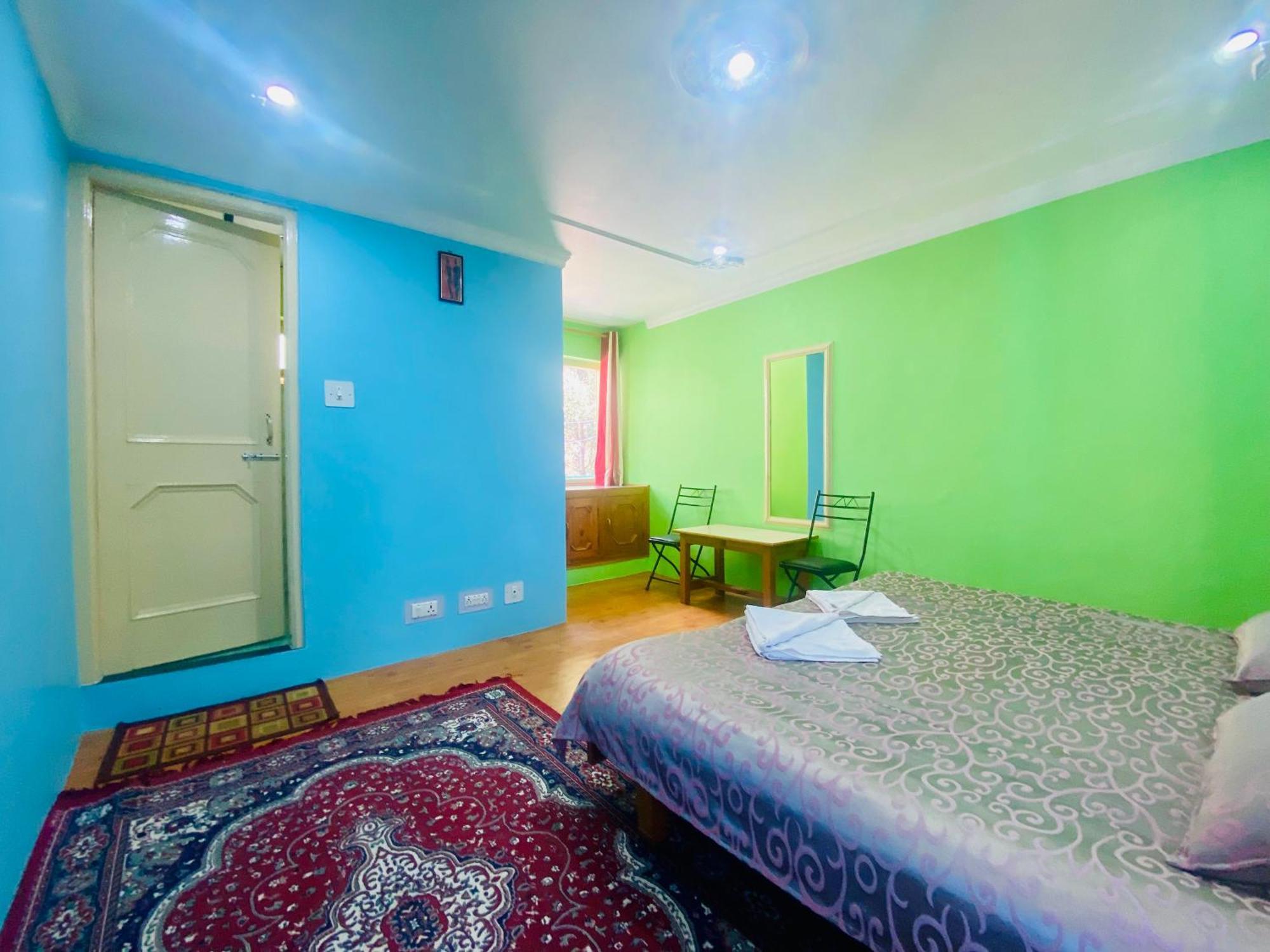 Jagatram Niwas Guesthouse Dharamkot Dharamshala Exterior photo
